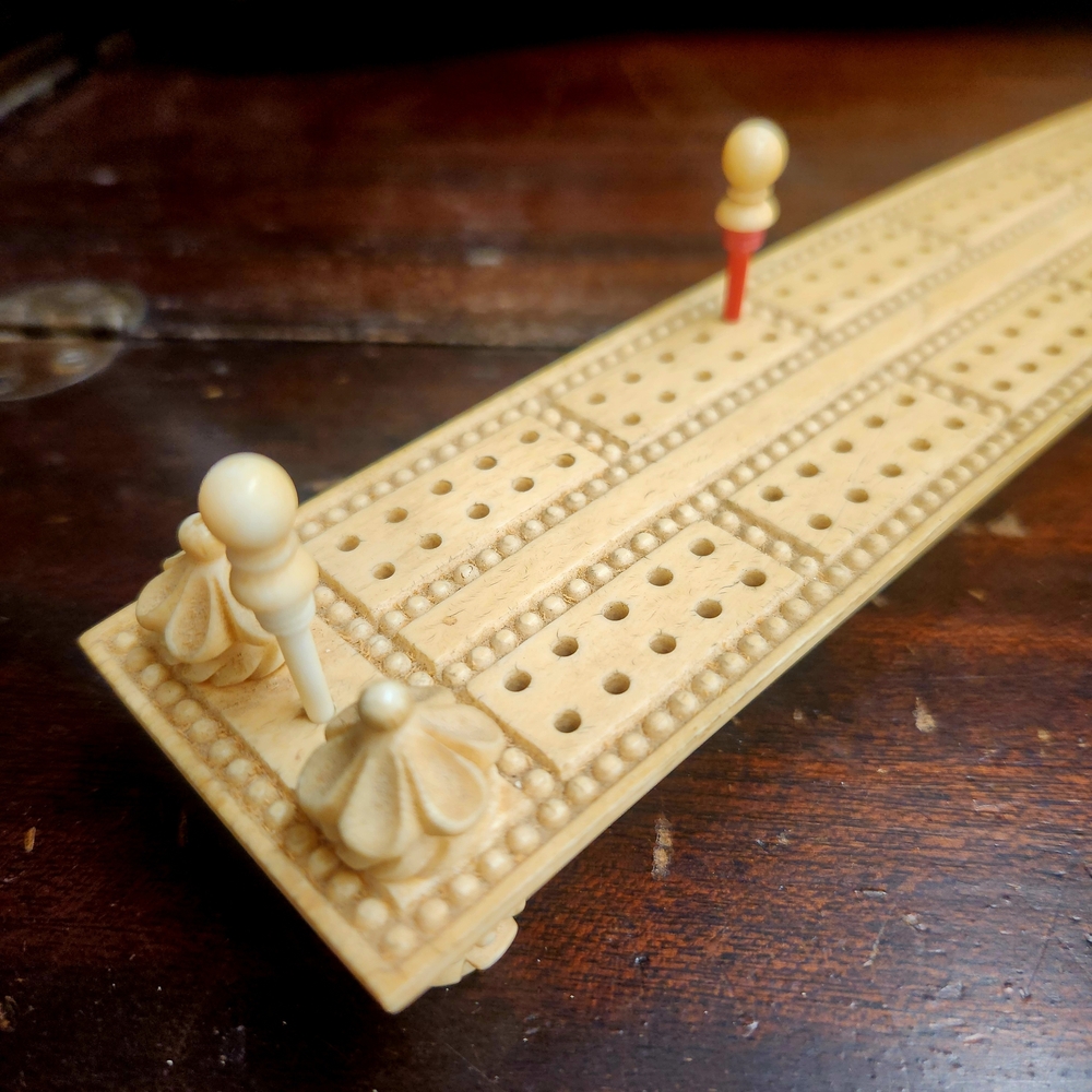 *Extremely Rare* Antique Handcarved Cribbage Board - Picture 6 of 7